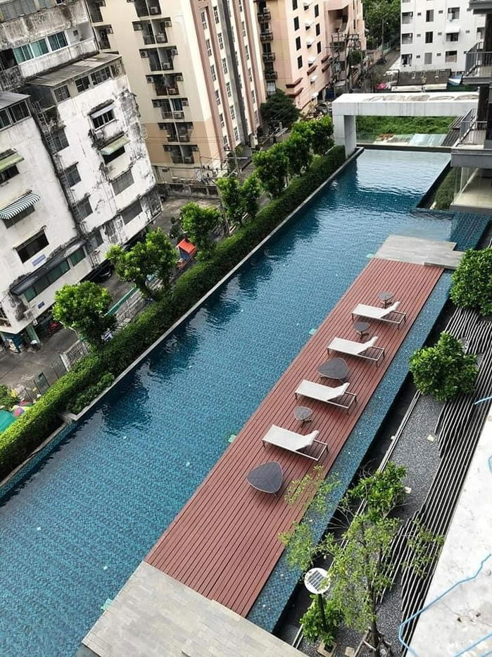 Onyx Phaholyothin 1B1B LineID : @Rizzestate (@ In front)