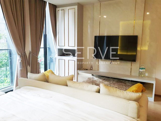 Luxury Style Studio with Partition Prefect Location Directly connecting to BTS Phloen Chit at Noble Ploenchit Condo / For Rent