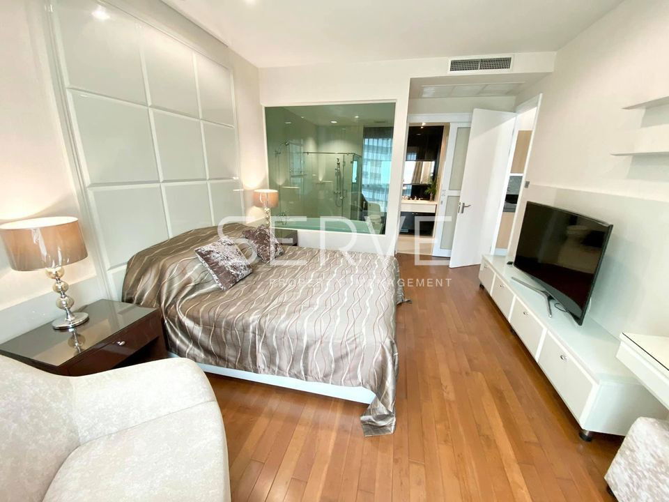 Modern & Luxury  1 Bed 1 Bath with Bathtub Good Location BTS Chitlom 300 m. / Condo For Rent