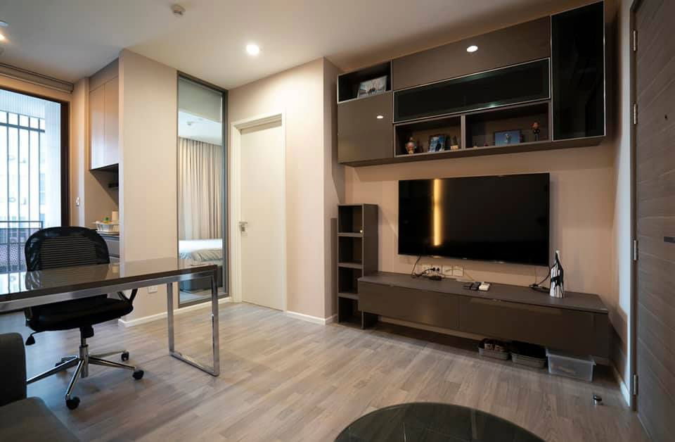 The Room Sukhumvit 69 1Bedroom LineID : RizzEstate