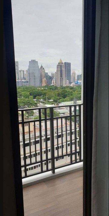 Condo MUNIQ Langsuan     10th floor  Size 65.2 square meters
