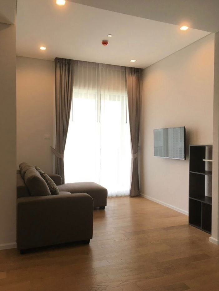 For rent, The Saint Residences, large, beautiful room, 3 bedrooms, ready to move in, near MRT Phaholyothin, interested, contact Line @841qqlnr