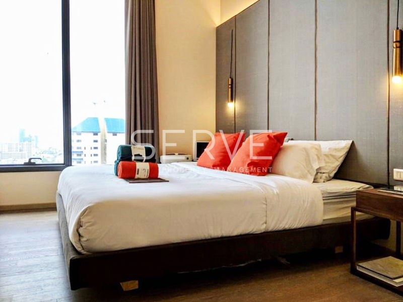 Modern Style 1 Bed with Bathtub Good Location in Asoke Area MRT Sukhumvit 550 m. & BTS Asok 700 m. at The Esse Asoke Condo / For Rent