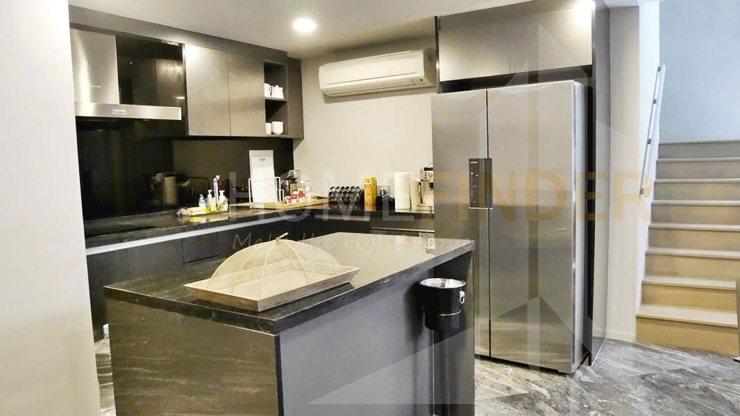 Ashton Residence 41 3 bedrooms, for rent