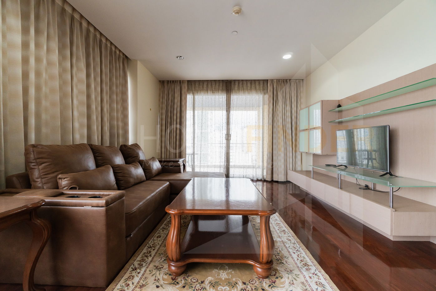 Wilshire 3 bedrooms, for rent