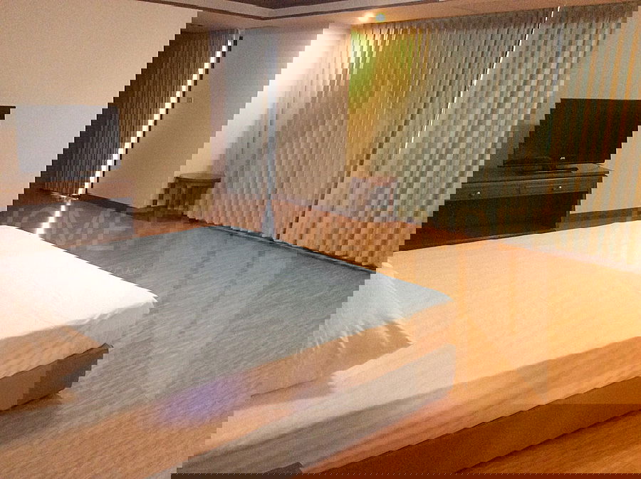 United Tower 2 bedrooms, for rent