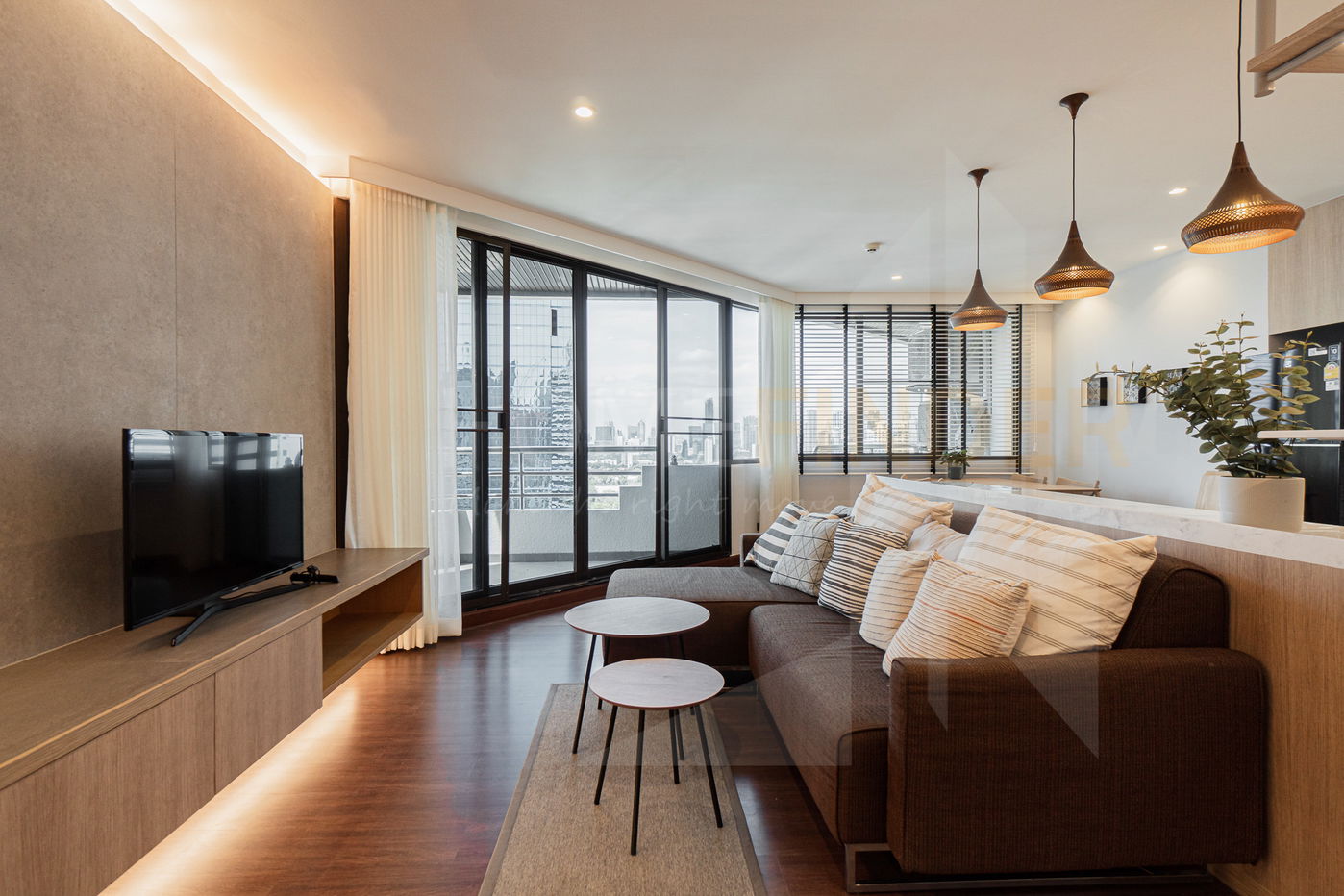 LAKE AVENUE Sukhumvit 16 2 间卧室出租