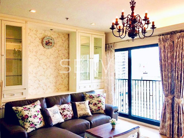 1 Bed with Bathtub East Side Perfect Location Directly connecting to BTS Thong Lo / For Rent