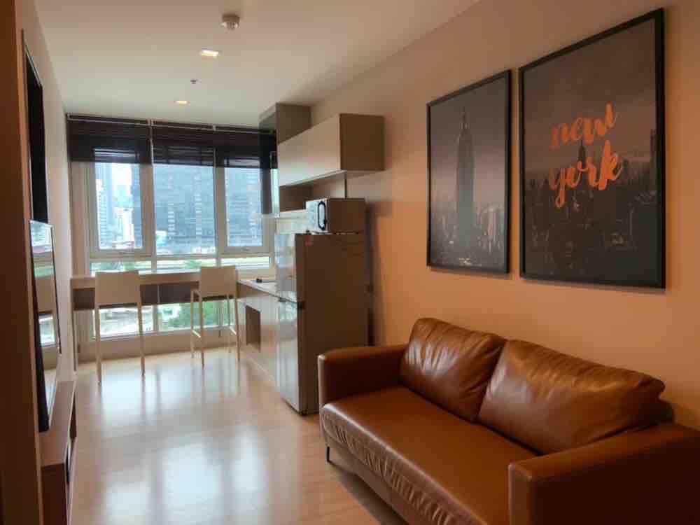 Rhythm Sathorn 1Bed 1Bath LineID : @Rizzestate