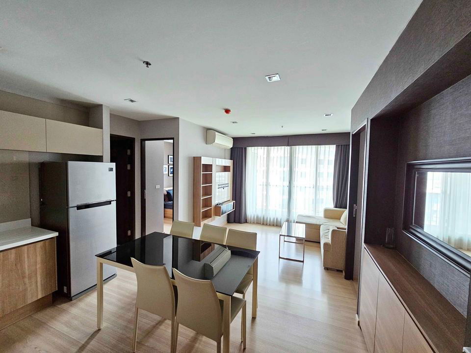 Rhythm Sathorn 2Bed 2Bath LineID : @Rizzestate