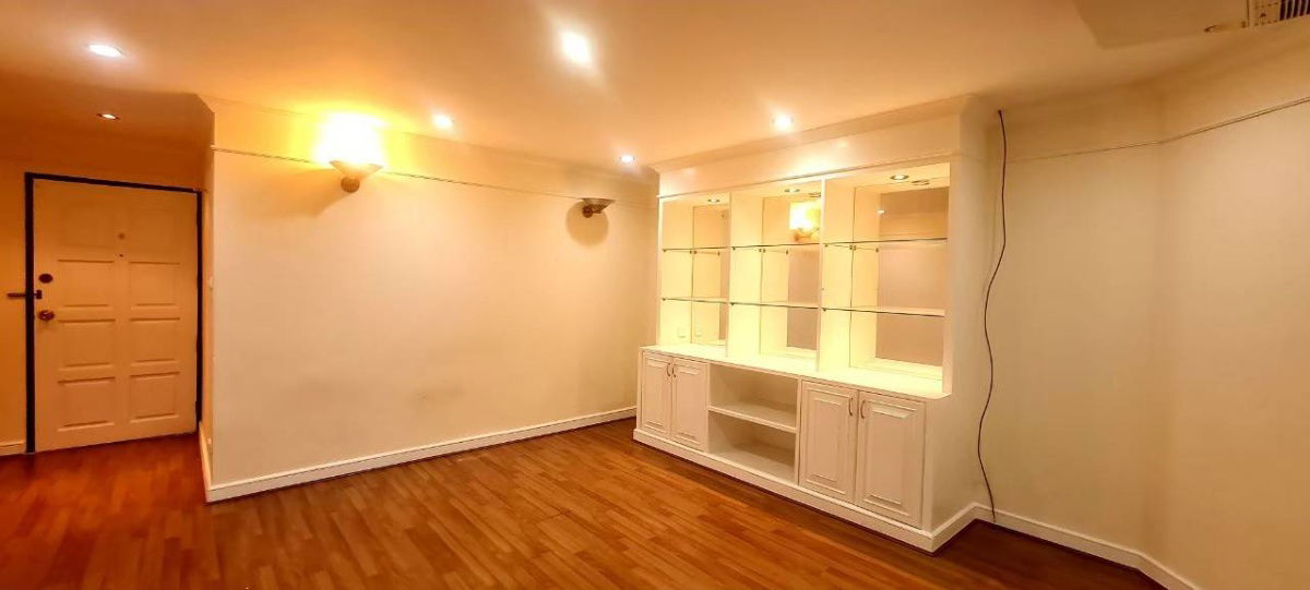 Room for rent Flora Ville Pattanakarn51