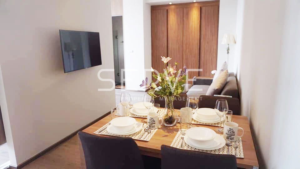 Combine 2 Beds 2 Baths 58.23 sq.m. Good Location Shuttle bus to BTS Phrom Phong 650 m. at Park 24 or Park Origin Phrom Phong Condo / For Rent