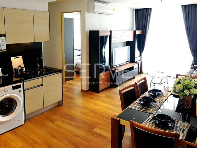 Corner Room 2 Beds 1 Bath 53.53 sq.m. High Fl. 25+ Good Location BTS Phrom Phong 650 m. at Park 24 Condo/ For Rent