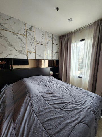 For rent Life asoke near MRT Phetchaburi