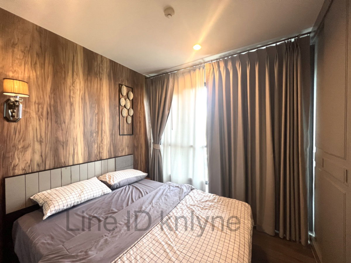 Room For Rent The base park west!!!! Ready to move in!!