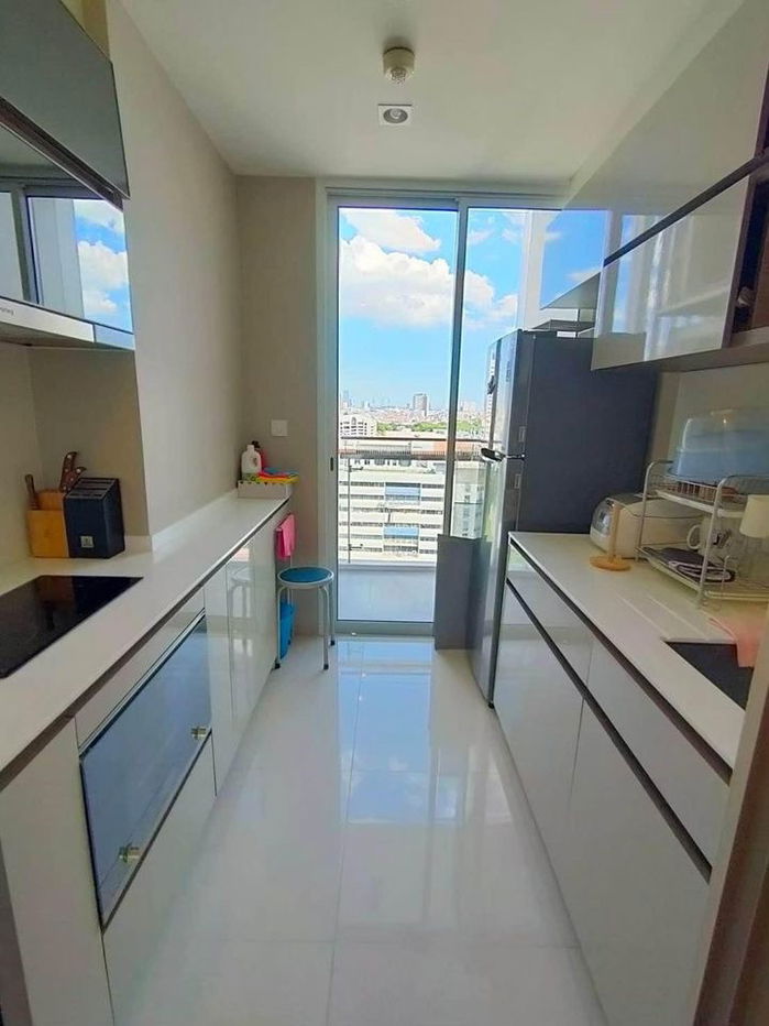 Cozy 1 Bedroom for Rent near BTS Saint Louis Station (The Room Sathorn)