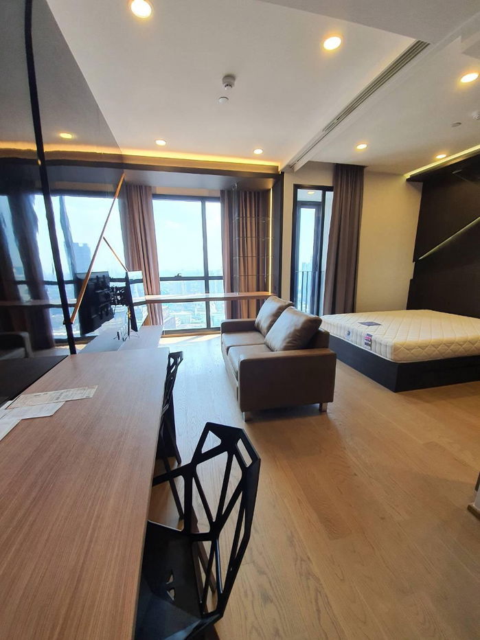 Ashton Chula Silom (MRT Samyan) Condo for rent (Rt-01)