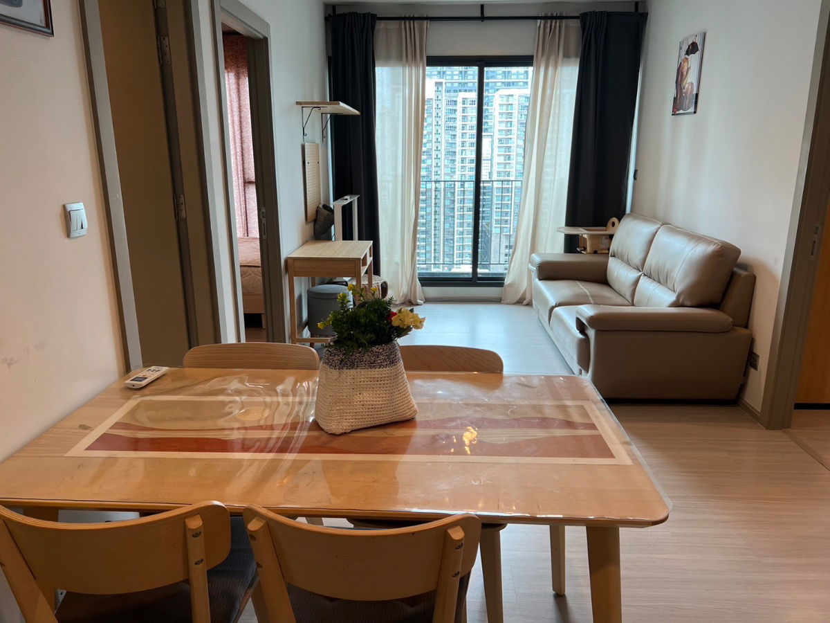 Condo For Rent!! Life Asoke Rama 9