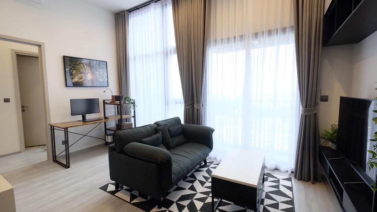 𝐑𝐨𝐨𝐦 𝐟𝐨𝐫 𝐫𝐞𝐧𝐭,   𝐓𝐇𝐄 𝐋𝐈𝐍𝐄 𝐒𝐔𝐊𝐇𝐔𝐌𝐕𝐈𝐓 𝟏𝟎𝟏 READY to move in!!