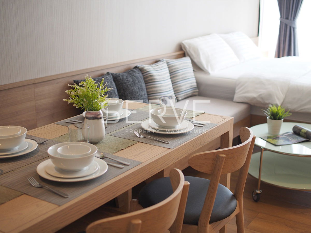 🔥Nice Room Studio Good Location Condo Close to BTS Phrom Phong & The Emporium at Park 24 or Park Origin Phrom Phong Condo / For Rent