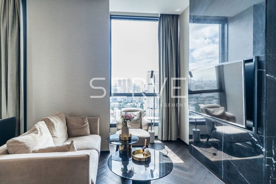 ရေချိုးကန် အမြင့် Fl ပါသော ဇိမ်ခံပုံစံ 1 ခုတင်။