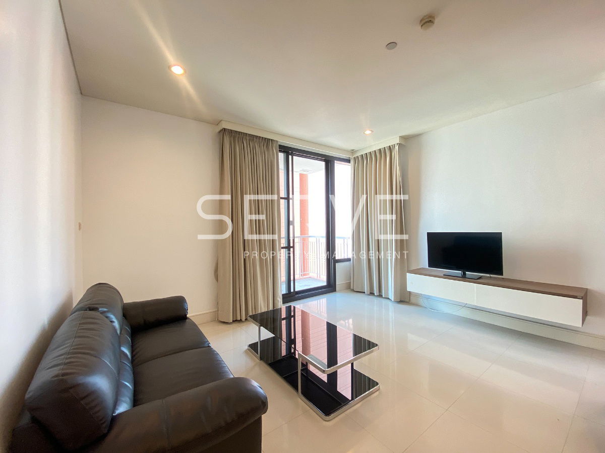 2 Bed with Bathtub Nice View and Good Location Close to BTS Phrom Phong at Aguston Sukhumvit 22 Condo / For Rent