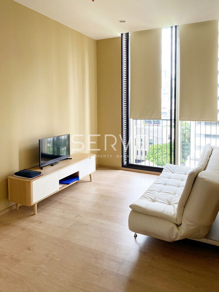 Nice Room Corner Unit 1 Bed (Large Room) New Condo Close to BTS Asok &MRT Sukhumvit 550 m at Noble BE19 Condo / For Rent