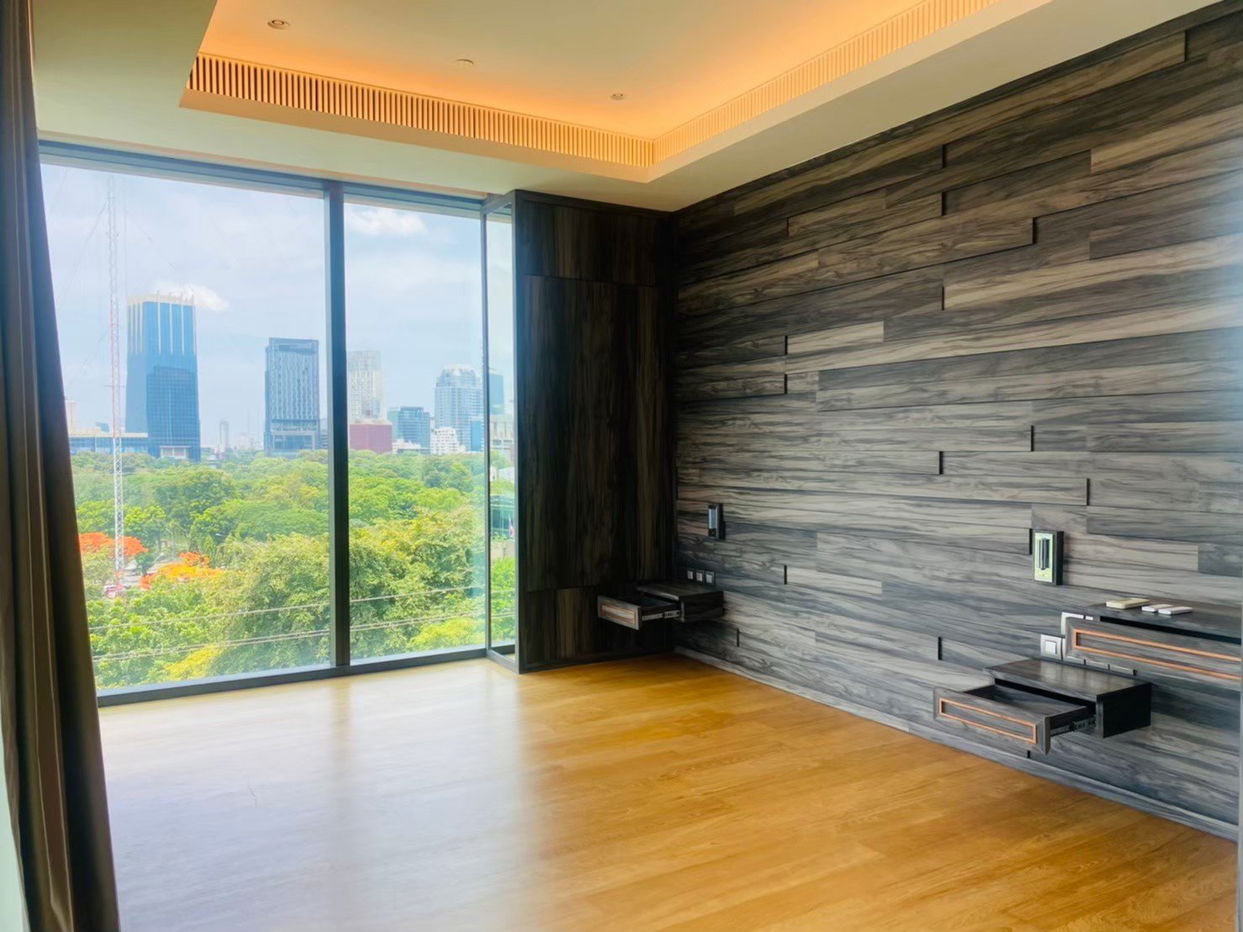 LTH7617 - Sindhorn Tonson FOR RENT 2 beds 2 baths size 106 Sq.M. Nearby BTS Phloen Chit station ONLY 140k/Month