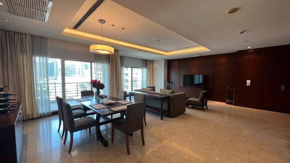 LTH7654 –Royal Residence Park FOR RENT 3 Beds 3 Bath size 230 Sq.M Near BTS Phloen Chit ONLY 140K/mouth