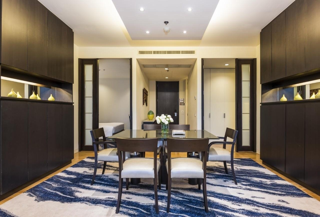 LTH8765 – Emporium Suites Bangkok FOR RENT  3 beds 3 baths size 200 Sq. M. Near BTS Phrom Phong Station ONLY 180k/Month