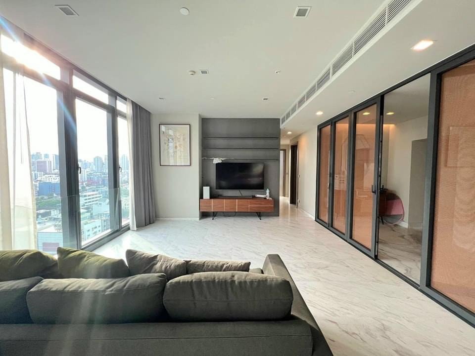 LTHC8256 – The Monument Thong Lo FOR  RENT 2 beds 2 bath size 125  Sq.M. Near BTS Thonglor station ONLY 130k/month