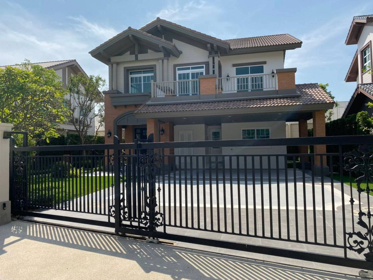 LTH8321– House FOR RENT in Bangna 4 beds 4 baths Size 281 Sq.W. Near BTS Bangna Station ONLY  150k/Month