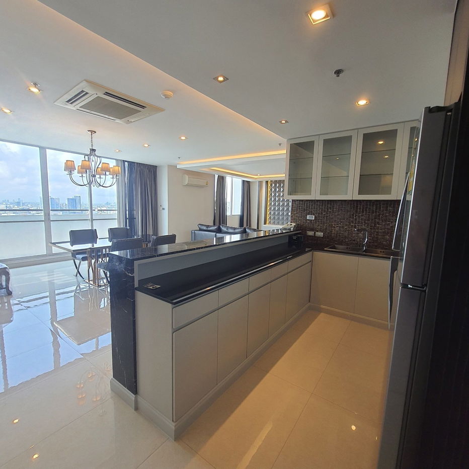 LTH8929 – The Four Wings Residence FOR RENT 3 Beds 4 Baths Size 300 Sq.M. Nearby ARL Ban Thap Chang Station ONLY 130k/month