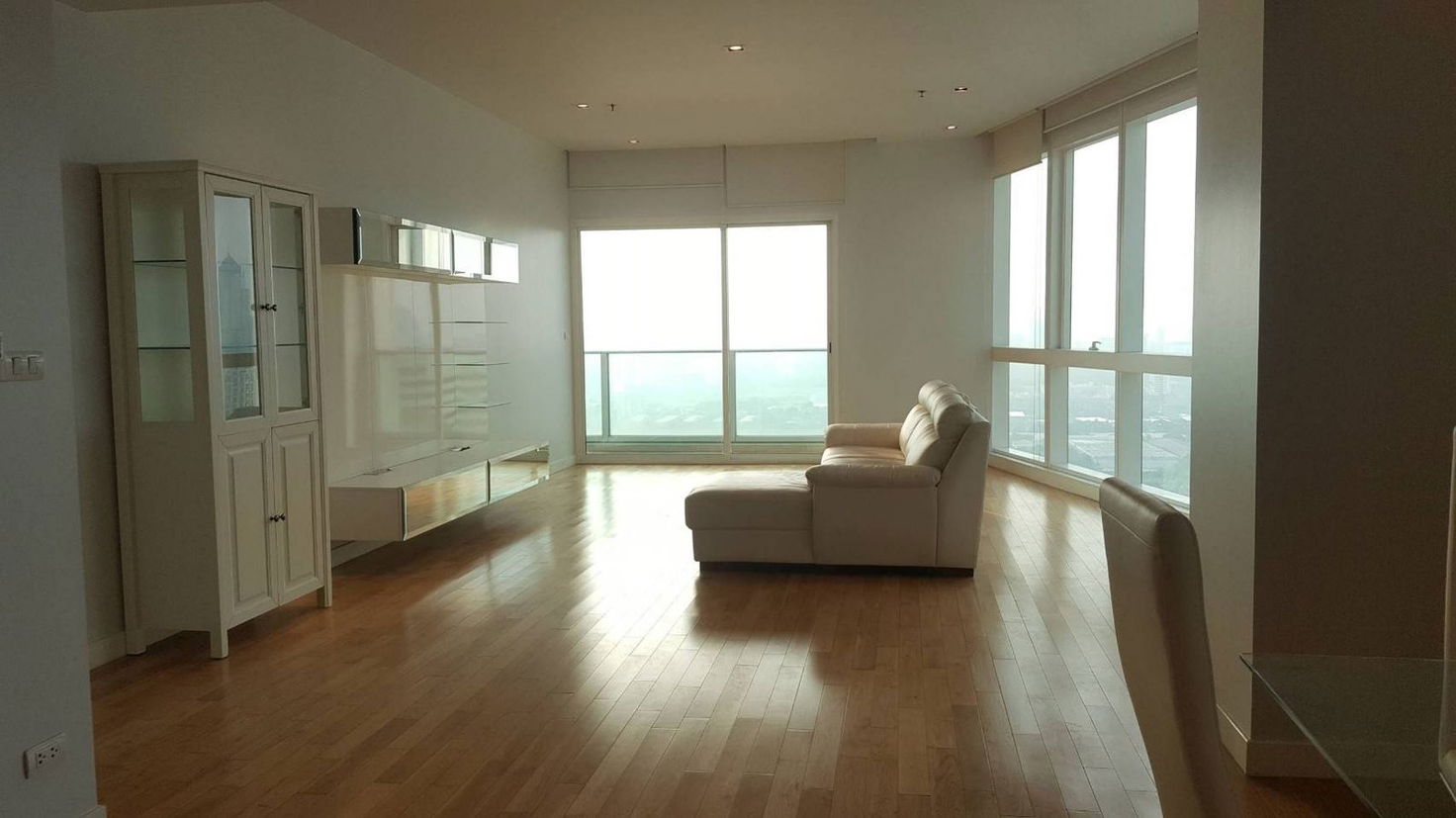 LTH7590RE – Millennium Residence FOR RENT 3 beds 3 baths size 193 Sq.M. Near BTS Asok station ONLY 100k/Month