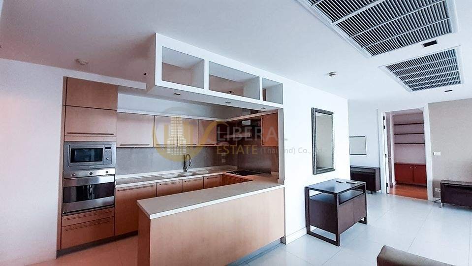 LTH1270 - Athenee Residence FOR RENT 3 bedroomsย  200 Sq.M. near BTS Ploenchit Station ONLY 140,000 THB / month