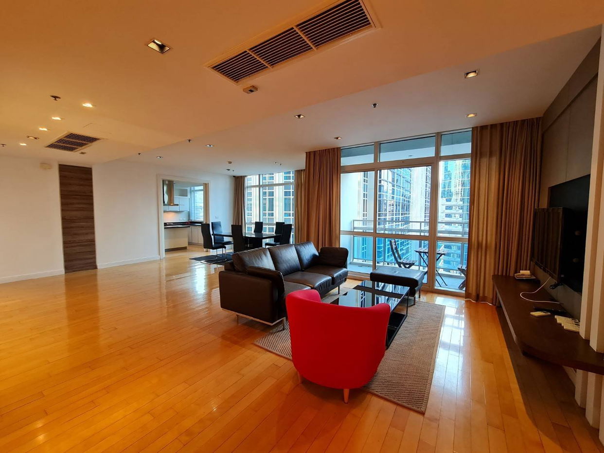 LTH5259 โ€“ Athenee Residence FOR RENT 3 beds 3 baths size 189 Sq.M. Nearby BTS Phloen Chit station ONLY 130k/Month