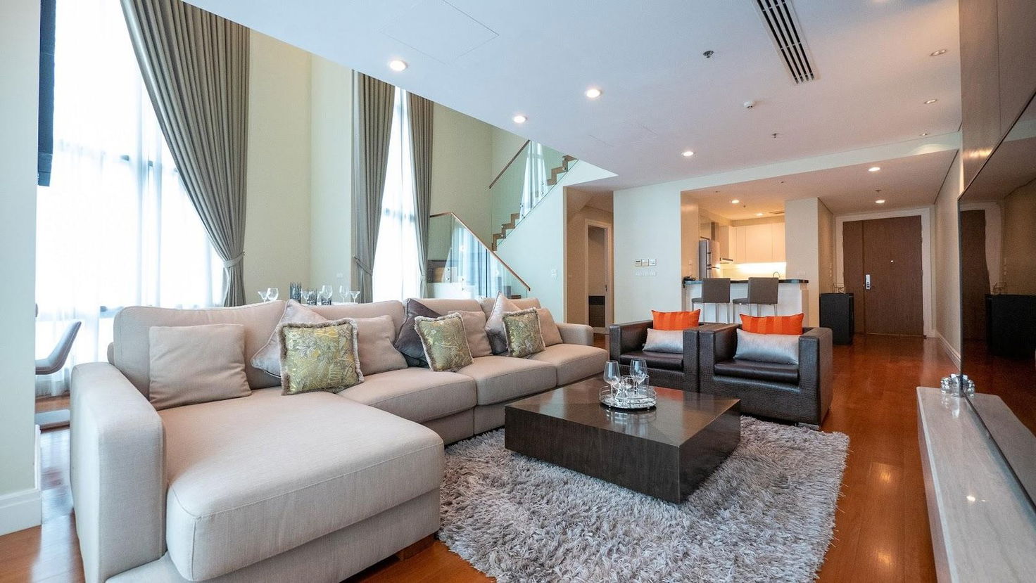 LTH5763 โ€“ Bright Sukhumvit 24 FOR RENT 3 beds 3 baths size 188 Sq.M. Nearby BTS Phrom Phong station ONLY 120k/Month