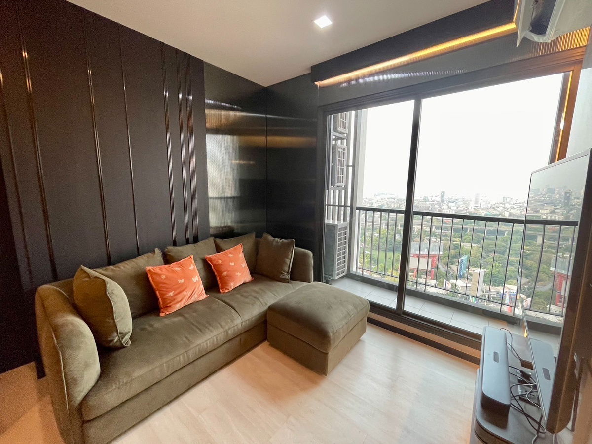 Life One Wireless     2 bedrooms, 1 bathroom   35th floor