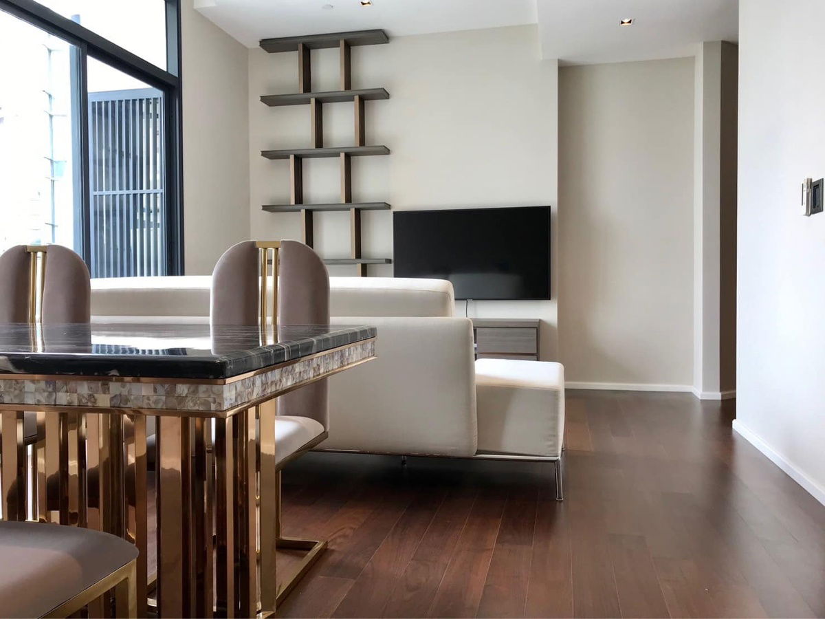 The Diplomat 39，出租大2房，92平方米，高层，独立厨房，步行2分钟到BTS Phrom Phong站