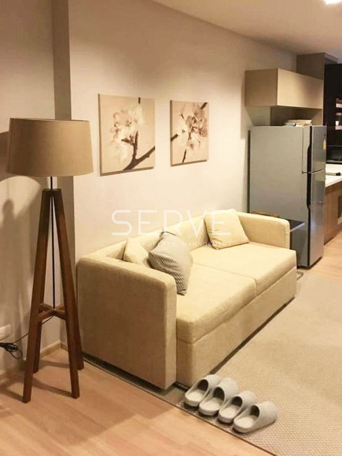 Large Room 1 Bath Good Location BTS Saphan Taksin station 340 m. at Rhythm Sathorn Condo / For Rent