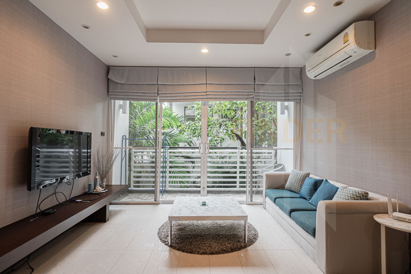 Avenue 61 2 bedrooms, for rent