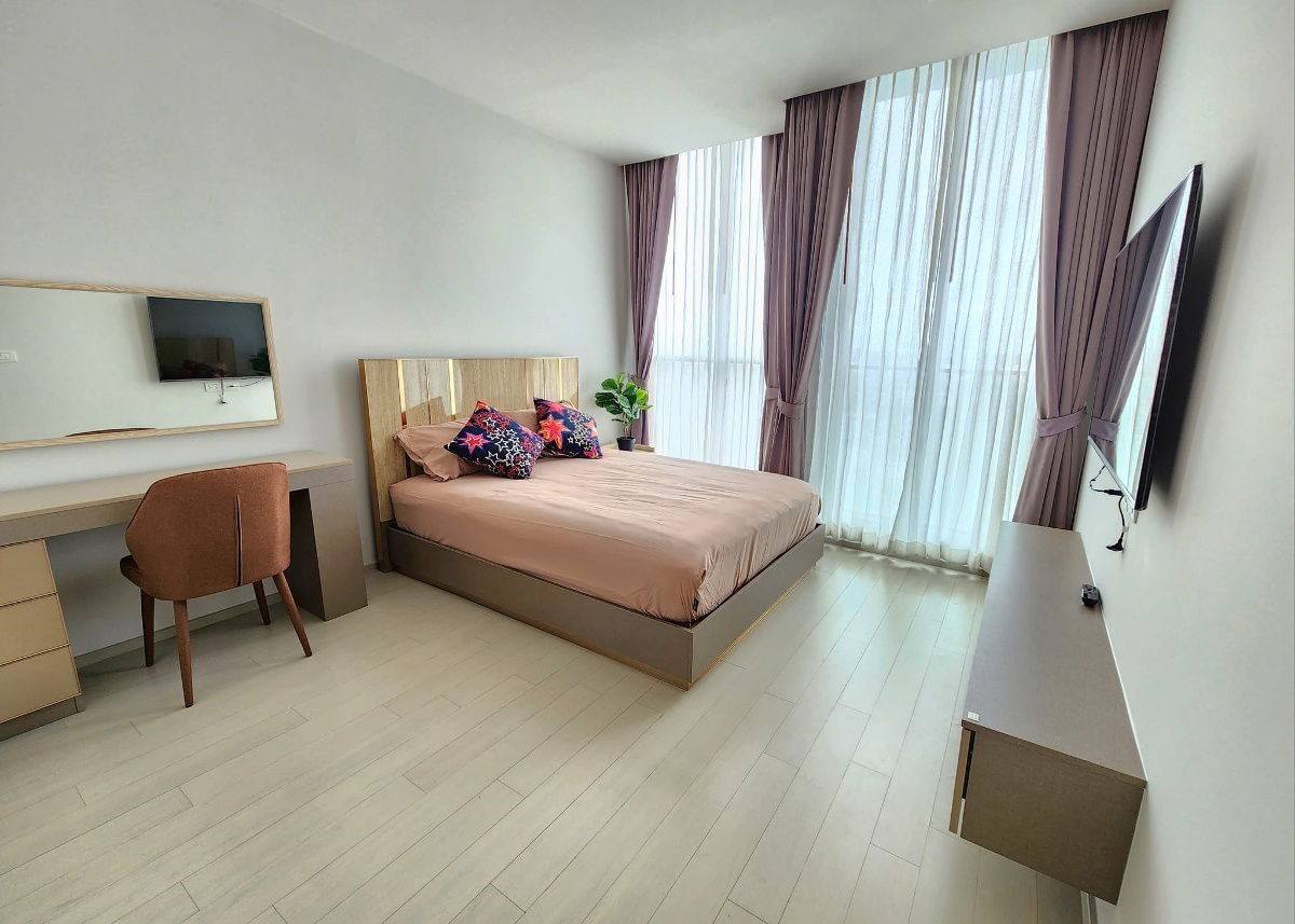 For rent Noble PloenChit , High floor, near BTS Ploen Chit, LH-RW3323