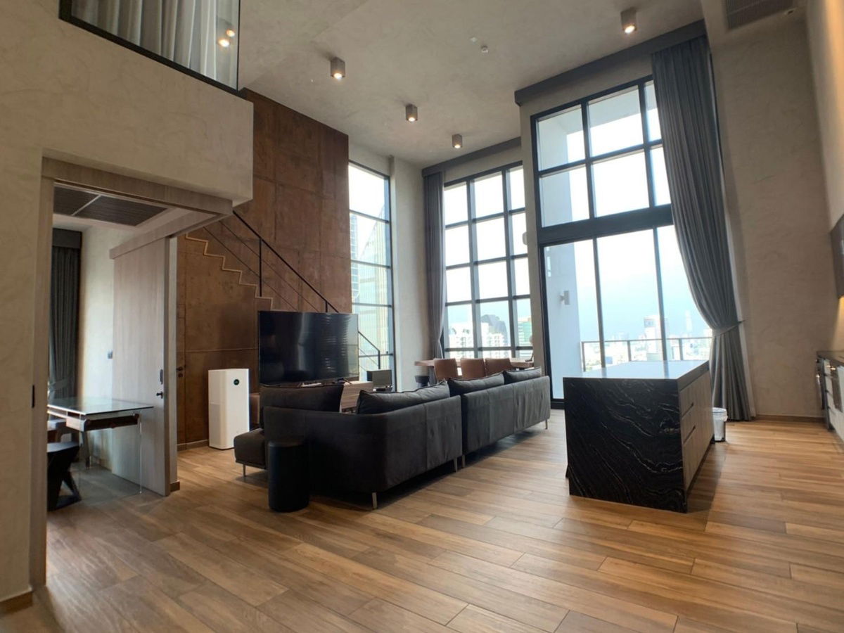 for rent Lofts Asoke. 3bed 145sqm. Line id: @pfagent