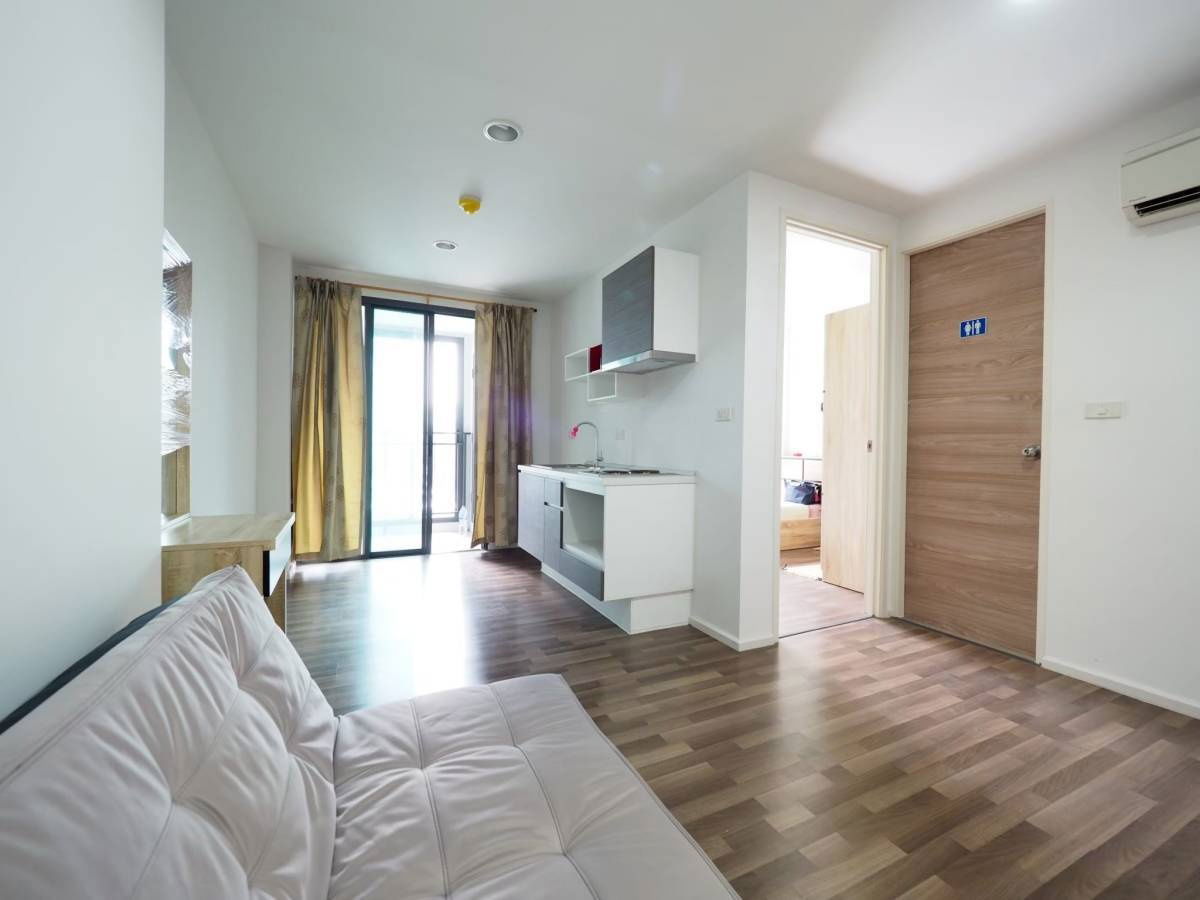 Living Nest Ram 1 bed 1 bath 33 Sqm. Corner room 2Fl. 0869888099 Line ID: dhiradhn