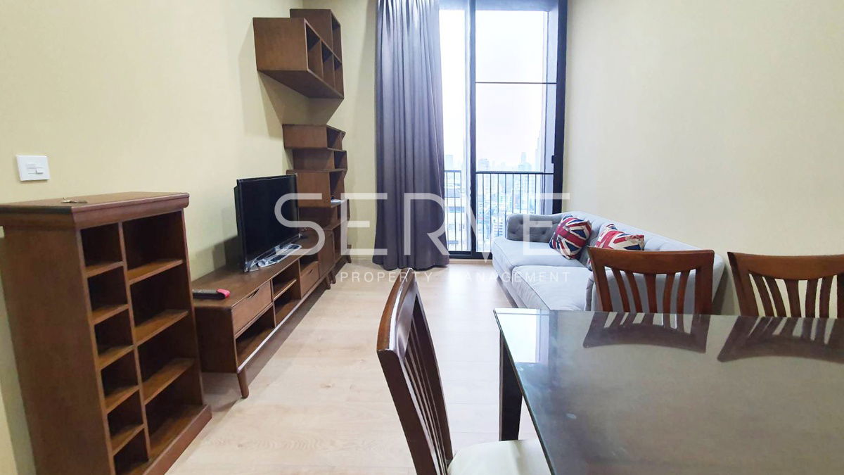 🔥2 Beds 2 Baths Wooden Furniture High Fl. 20+ New Condo Close to BTS Asok and MRT Sukhumvit 550 m. at Noble BE19 Condo / For Rent