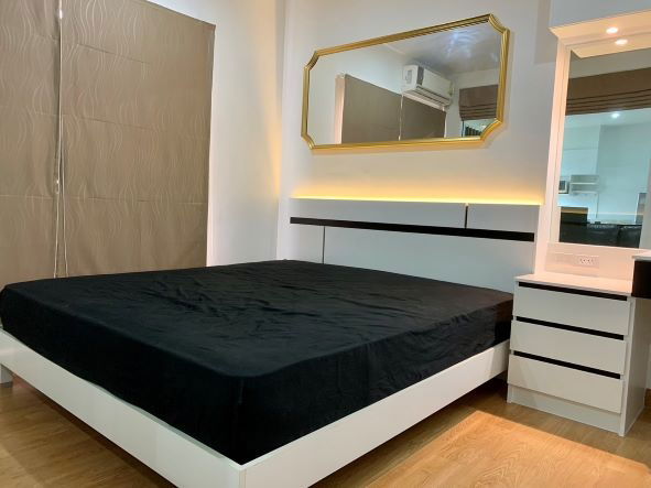 Condo for rent near BTS - The Parkland Grand Taksin fully furnished and ready to move in