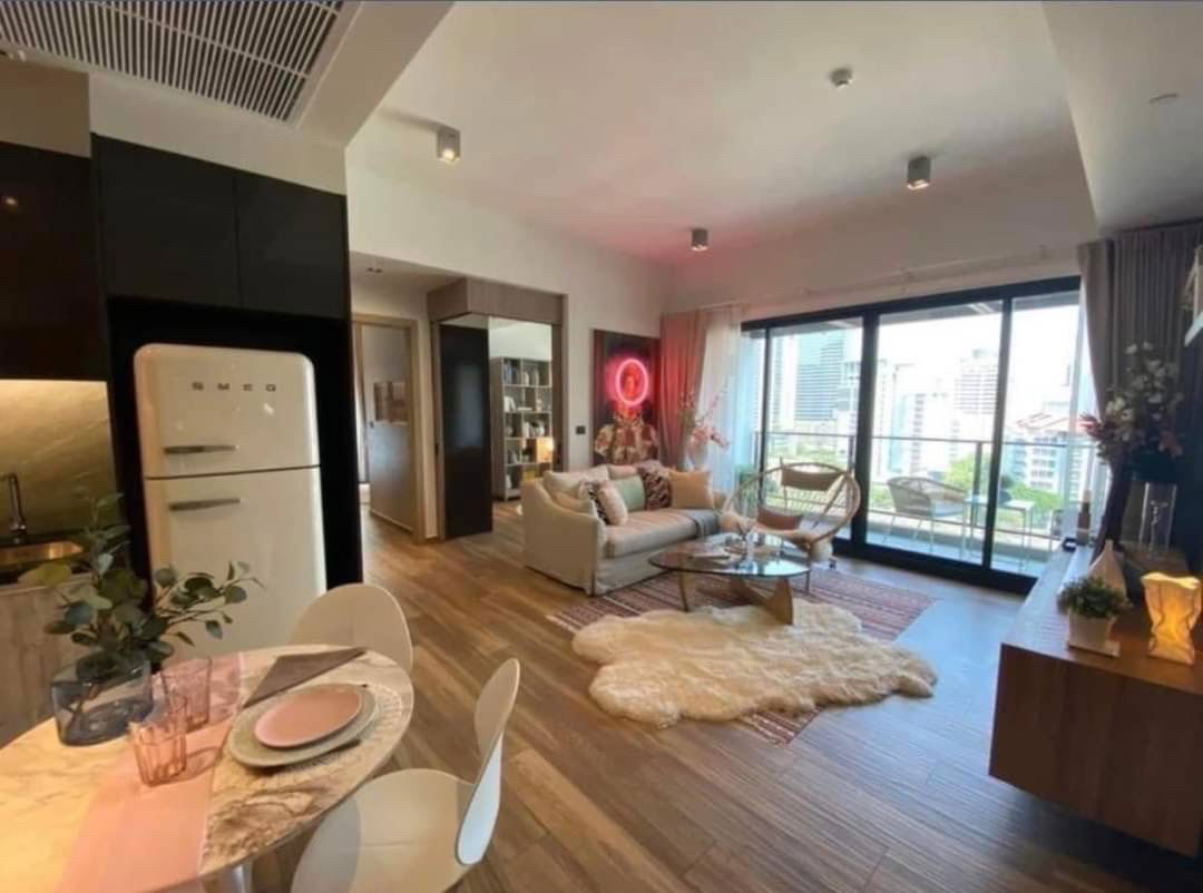 For rent: The Loft Ekkamai, large room, 2 bedrooms, 2 bathrooms, beautiful, ready to move in, near MRT Phetchaburi. You can add Line @841qqlnr