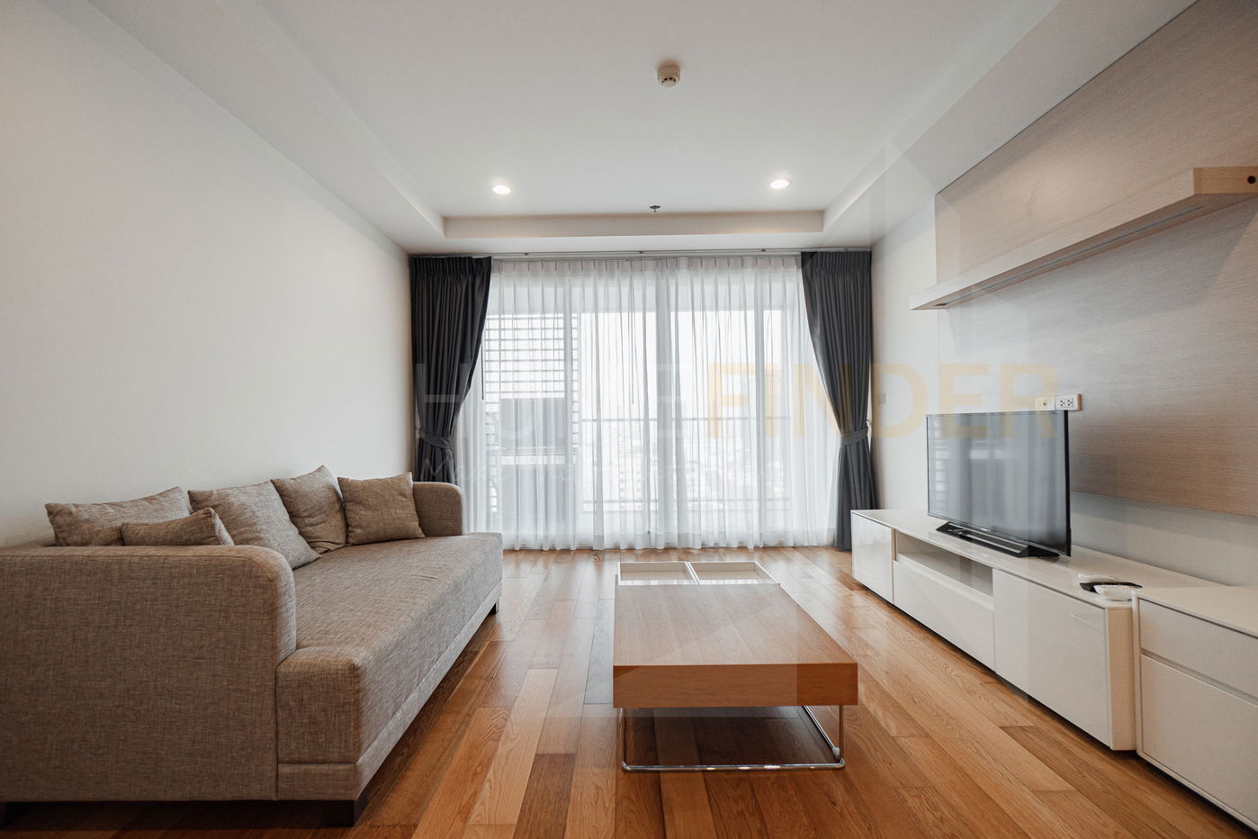 15 Sukhumvit Residences 3 bedrooms, for rent