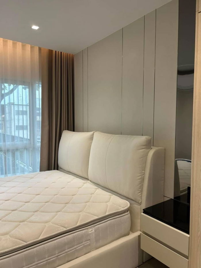 Supalai Park yaek fai chai station