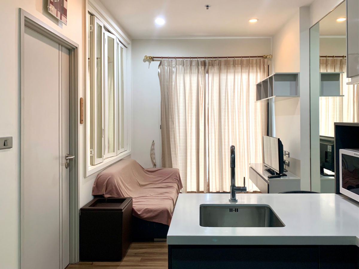 For rent, beautiful room, good price, complete with furniture and electrical appliances. Ready to move in @WYNE by Sansiri